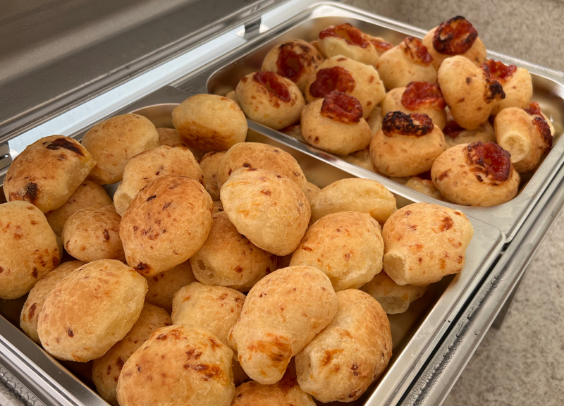 Pães de queijo e preparações do café da manhã